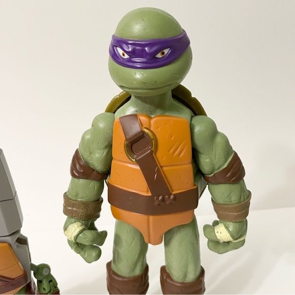 TNMT Teenage Mutant Ninja Turtle Donatello and Leonardo Weapon Mutation Toys - Picture 2 of 15
